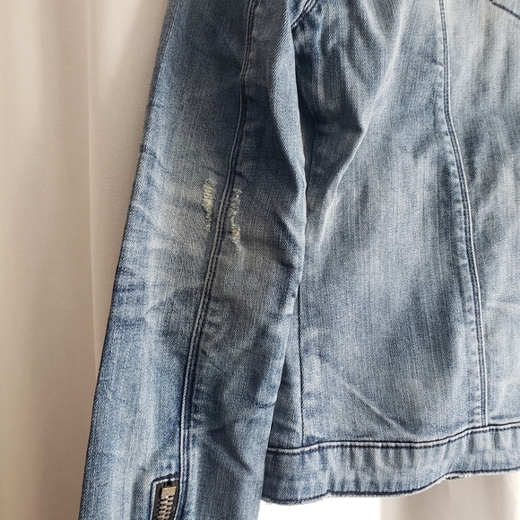 NWT R+A / RTA Distressed Jean Jacket - Picture 10 of 10